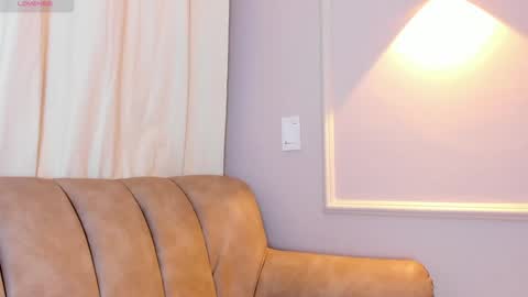 Snapshot of lia_walton__ chatting on January 30, 11:55 am liz walton online show from January 30, 11:55 am