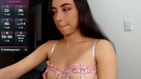 Snapshot of liaa_cute_ chatting on September 28, 3:24 am lia online show from September 28, 3:24 am