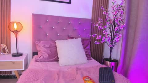 liaa_queen online show from March 24, 6:57 pm