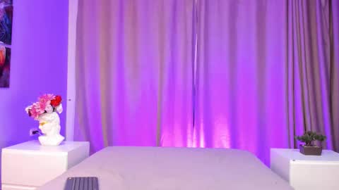 Snapshot of liaa_taylor1 chatting on October 31, 5:09 am Lia online show from October 31, 5:09 am