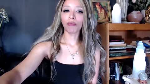 Lia Divina online show from December 31, 9:42 am