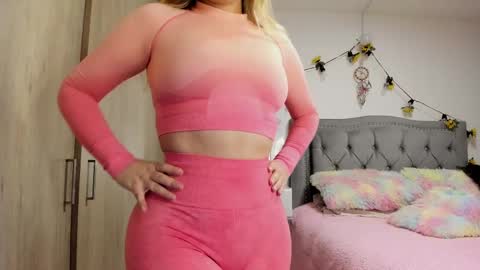 Lia  online show from March 10, 11:27 pm