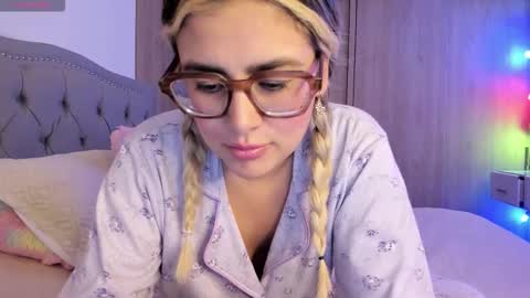 Lia  online show from September 25, 1:37 am