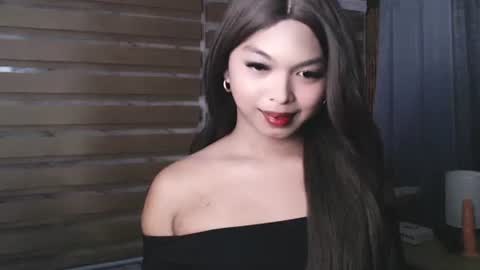 CALL ME LIANNA online show from April 4, 7:13 pm