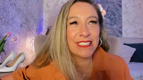 Lian online show from April 14, 8:31 pm