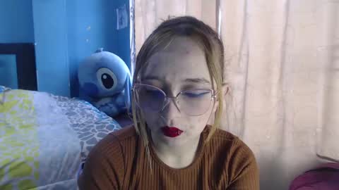 Snapshot of liaroberts1 chatting on January 29, 12:02 pm Lia Roberts online show from January 29, 12:02 pm