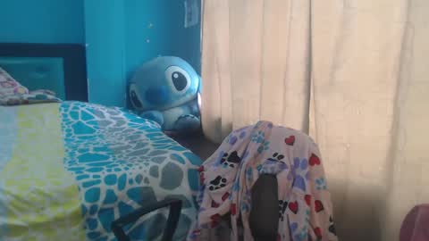 Snapshot of liaroberts1 chatting on January 28, 12:11 pm Lia Roberts online show from January 28, 12:11 pm