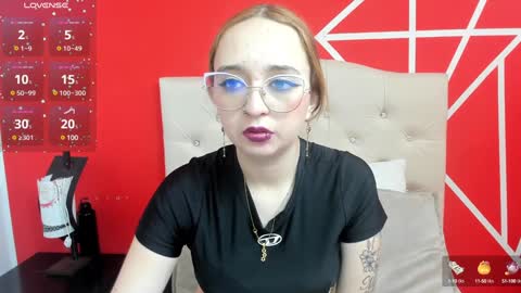 Snapshot of liaroberts1 chatting on December 29, 12:12 pm Lia Roberts online show from December 29, 12:12 pm