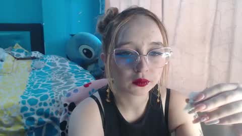 Snapshot of liaroberts1 chatting on February 3, 12:03 pm Lia Roberts online show from February 3, 12:03 pm