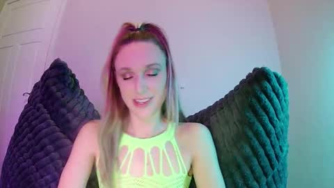 Summer Skye online show from October 21, 10:47 pm