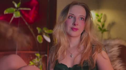  Im online every day except Saturday and Sunday somewhere between 2000 and 0300 UTC3 but its never at the same time  online show from March 23, 9:10 pm