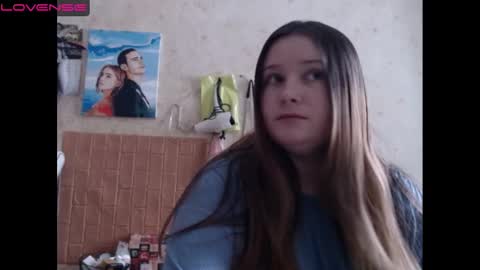 Snapshot of light_lunaa chatting on December 6, 8:15 am light_lunaa online show from December 6, 8:15 am