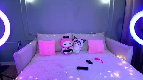 Lihn Pham online show from December 23, 3:21 am