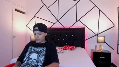 liiam_smith_ online show from January 27, 12:16 pm