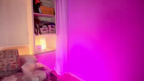 Snapshot of liiavega chatting on February 17, 11:44 am online show from February 17, 11:44 am