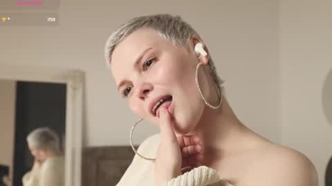 likaaberry online show from September 24, 7:02 pm