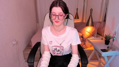 Melanie  Follow me  online show from January 18, 2:23 pm