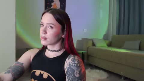 Snapshot of lil_reya chatting on October 8, 10:19 am INST Lil happines s online show from October 8, 10:19 am