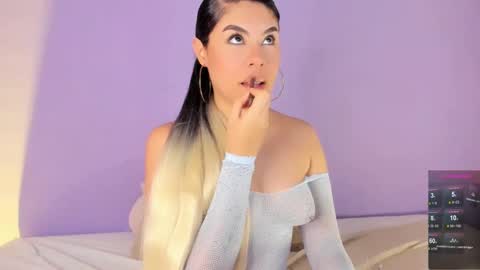 Snapshot of lil_swaay chatting on February 17, 1:15 am Lola online show from February 17, 1:15 am