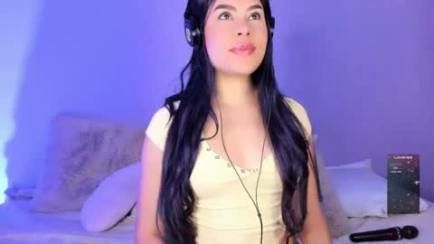 Snapshot of lil_swaay chatting on January 27, 11:11 pm Lola online show from January 27, 11:11 pm