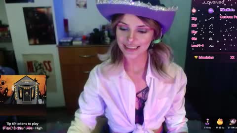 Snapshot of lila_bratz chatting on October 20, 10:46 pm Lila online show from October 20, 10:46 pm