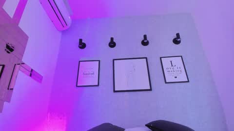 L I L A   online show from November 5, 9:42 pm