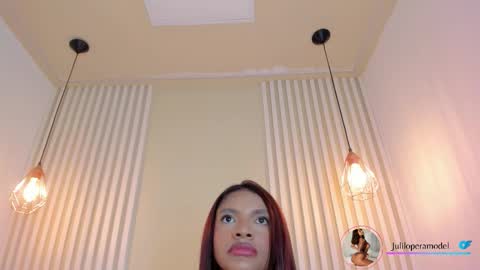 L I L A   online show from November 18, 3:18 am