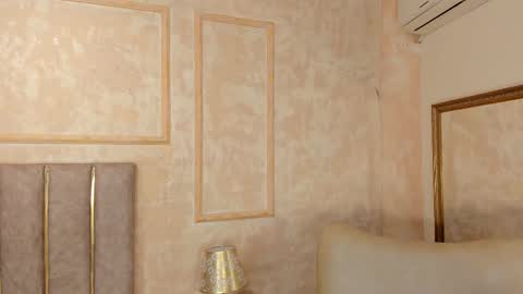 lila bailey  online show from February 21, 7:43 pm