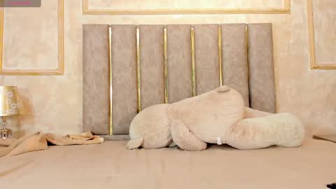 lila bailey  online show from February 20, 7:30 pm