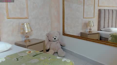 lila bailey  online show from January 7, 7:38 pm