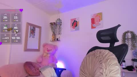 lilasweet23 online show from November 13, 1:26 am