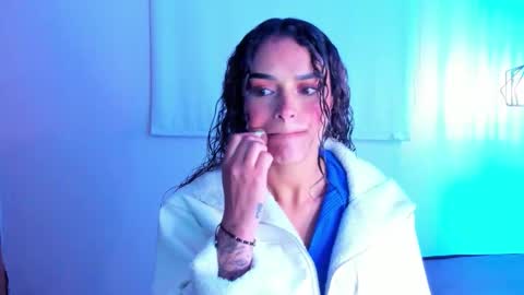 lili_evanss online show from October 3, 11:59 am