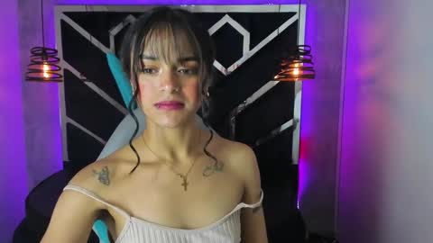 lili_evanss online show from November 14, 12:38 pm