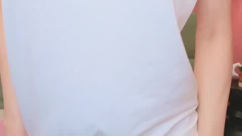 Lilli  follow me kiss online show from April 23, 11:39 am