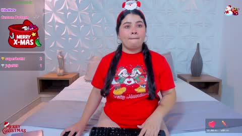 Snapshot of lili_mccormick chatting on December 17, 4:34 am SALOME online show from December 17, 4:34 am