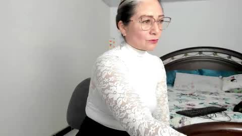 Snapshot of lilia344965 chatting on December 3, 10:29 pm liliamilf online show from December 3, 10:29 pm