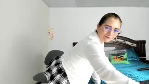 Snapshot of lilia344965 chatting on December 18, 10:24 pm liliamilf online show from December 18, 10:24 pm
