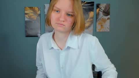 hi guys Im new here Im 18 years oldIve never had sex online show from January 17, 2:57 pm