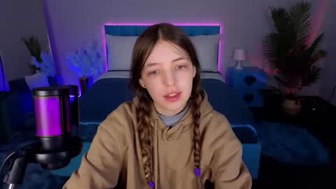 Lili Bakery online show from December 5, 4:01 am