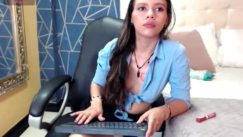 Snapshot of lilijensen chatting on October 13, 10:45 pm LilyJensen online show from October 13, 10:45 pm
