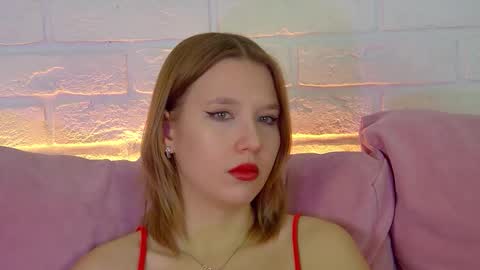 LiliLinn online show from December 5, 5:07 am