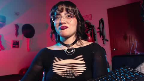Molly online show from December 11, 1:37 am