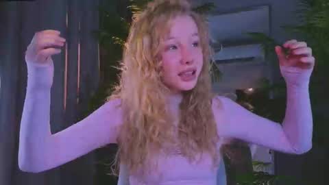 lililok101 online show from March 17, 3:10 am