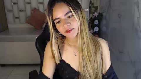 Snapshot of lilith4_s chatting on September 15, 3:31 pm Lilith online show from September 15, 3:31 pm