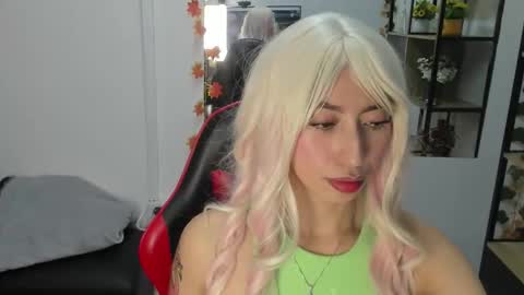 lilith cooper20 online show from November 22, 10:45 pm