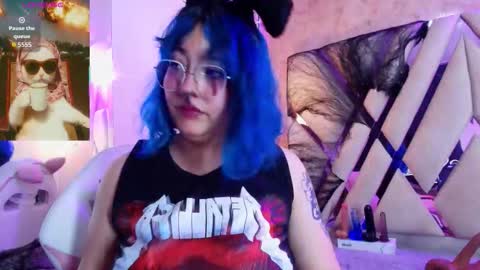   online show from October 31, 10:25 pm