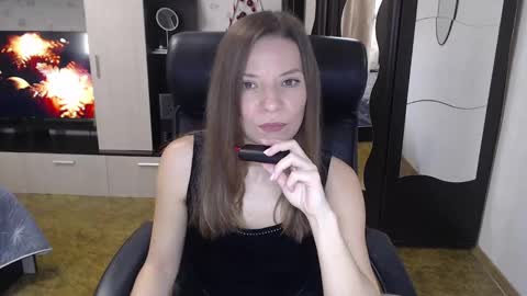 lilith small21 online show from December 18, 9:25 am