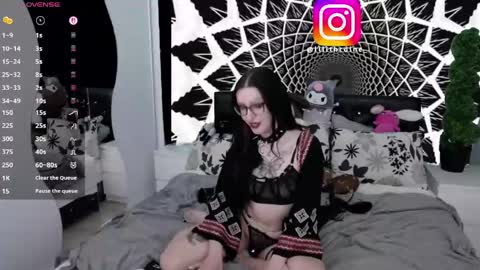 Lilith Caine online show from May 4, 5:17 pm