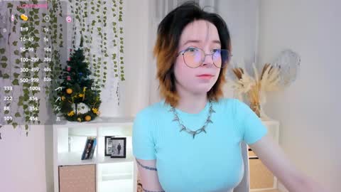 Snapshot of lilithlunna chatting on January 4, 10:13 pm Lilith online show from January 4, 10:13 pm