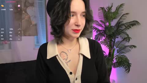 Snapshot of lilithlunna chatting on February 1, 10:44 pm Lilith online show from February 1, 10:44 pm